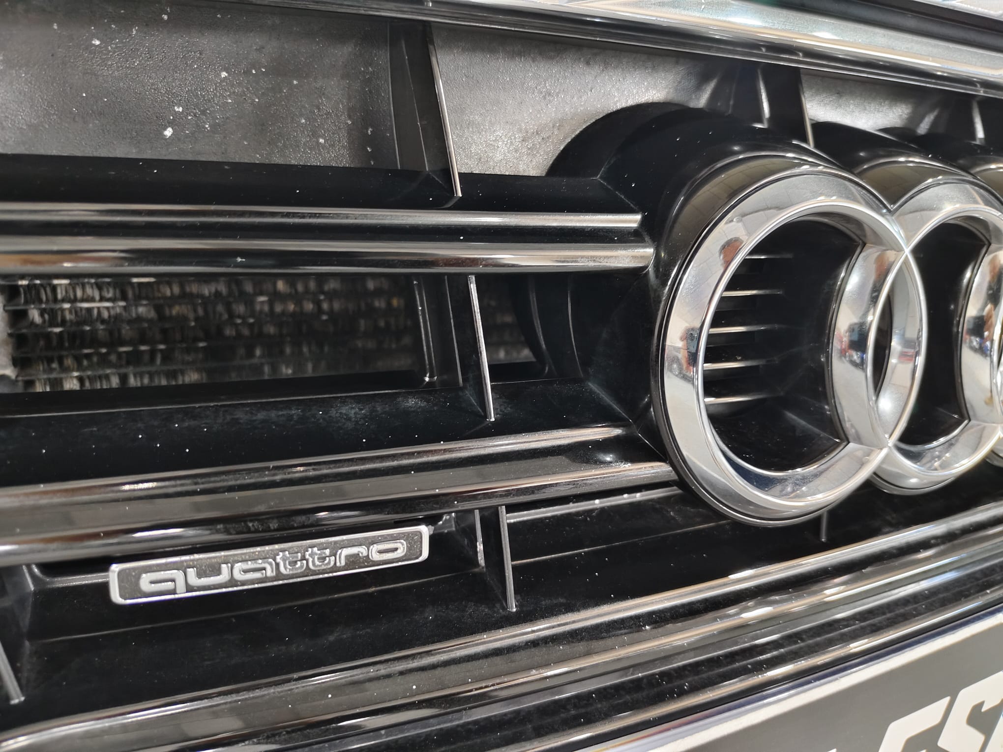 Parrilla Audi A5 Sportback gris plata