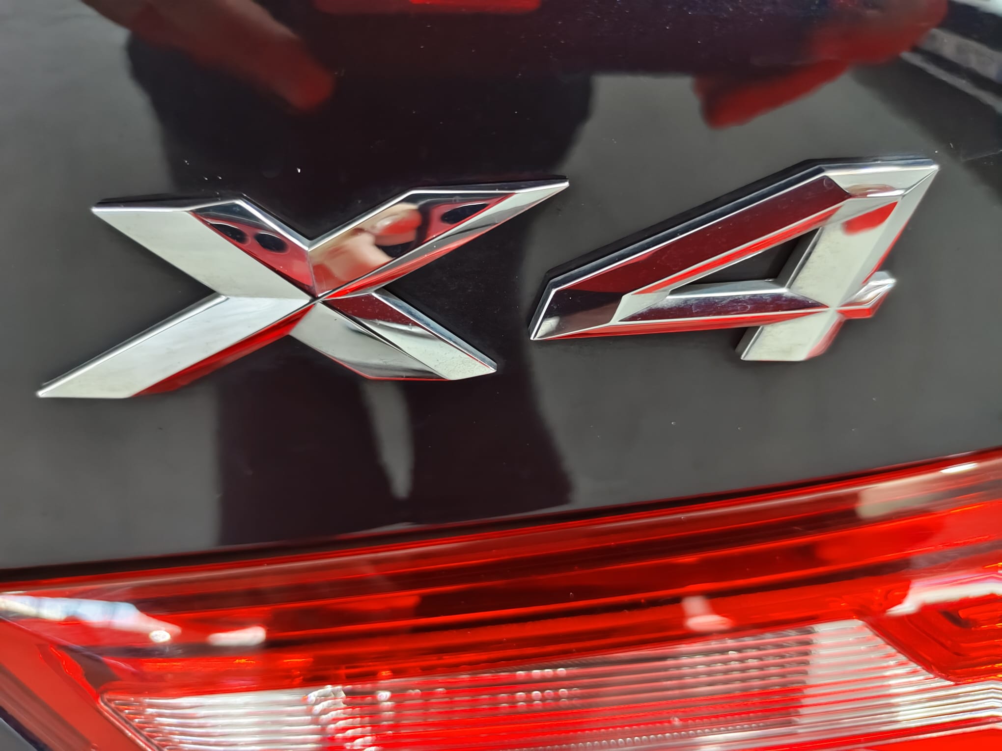 Letras BMW X4 xDrive Negro de Illescauto