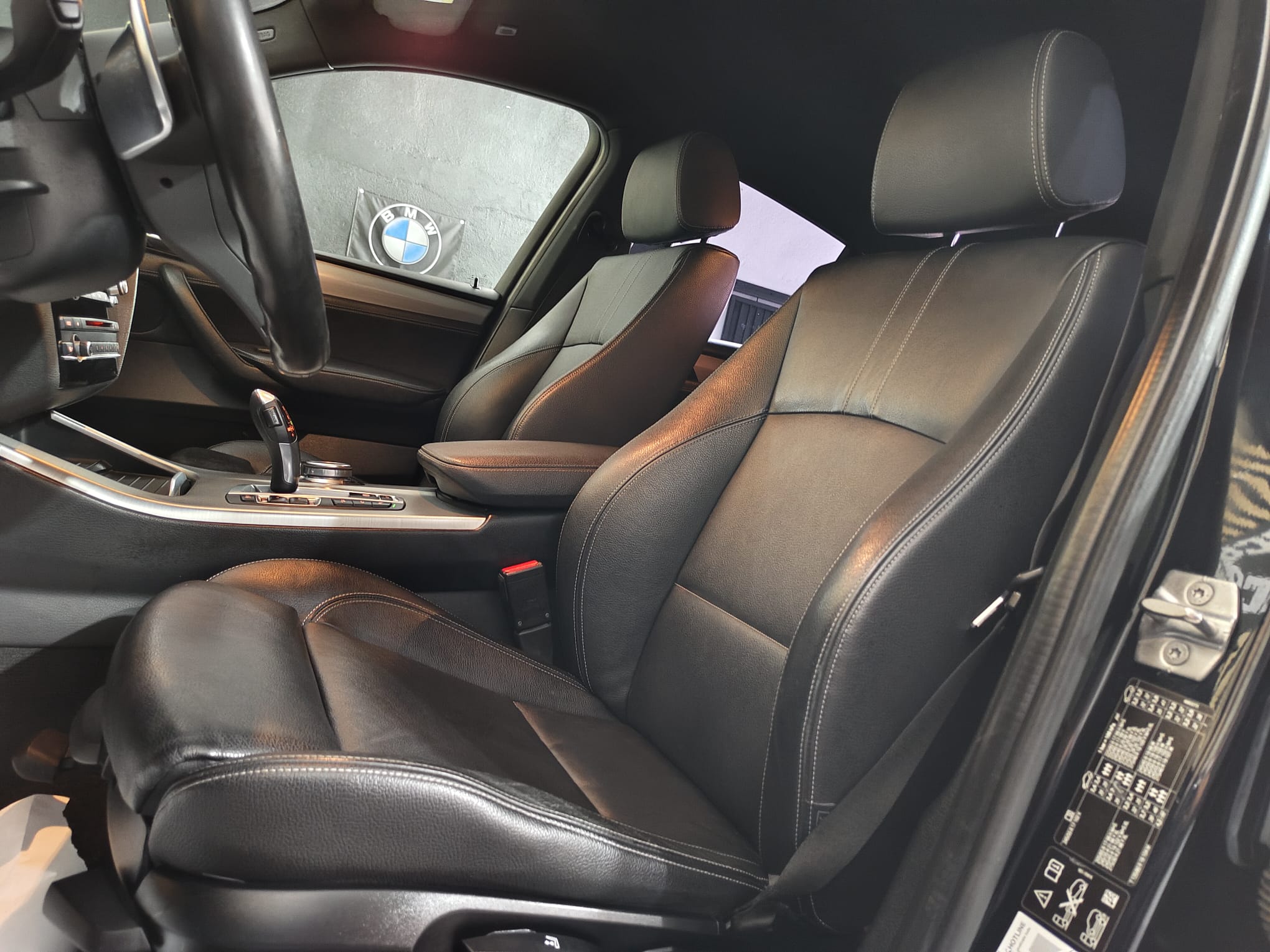 Asientos delanteros Interior BMW X4 xDrive Negro de Illescauto