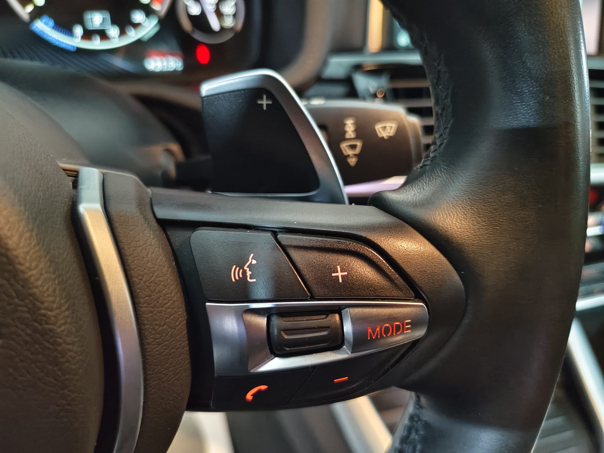 Volante Interior BMW X4 xDrive Negro de Illescauto