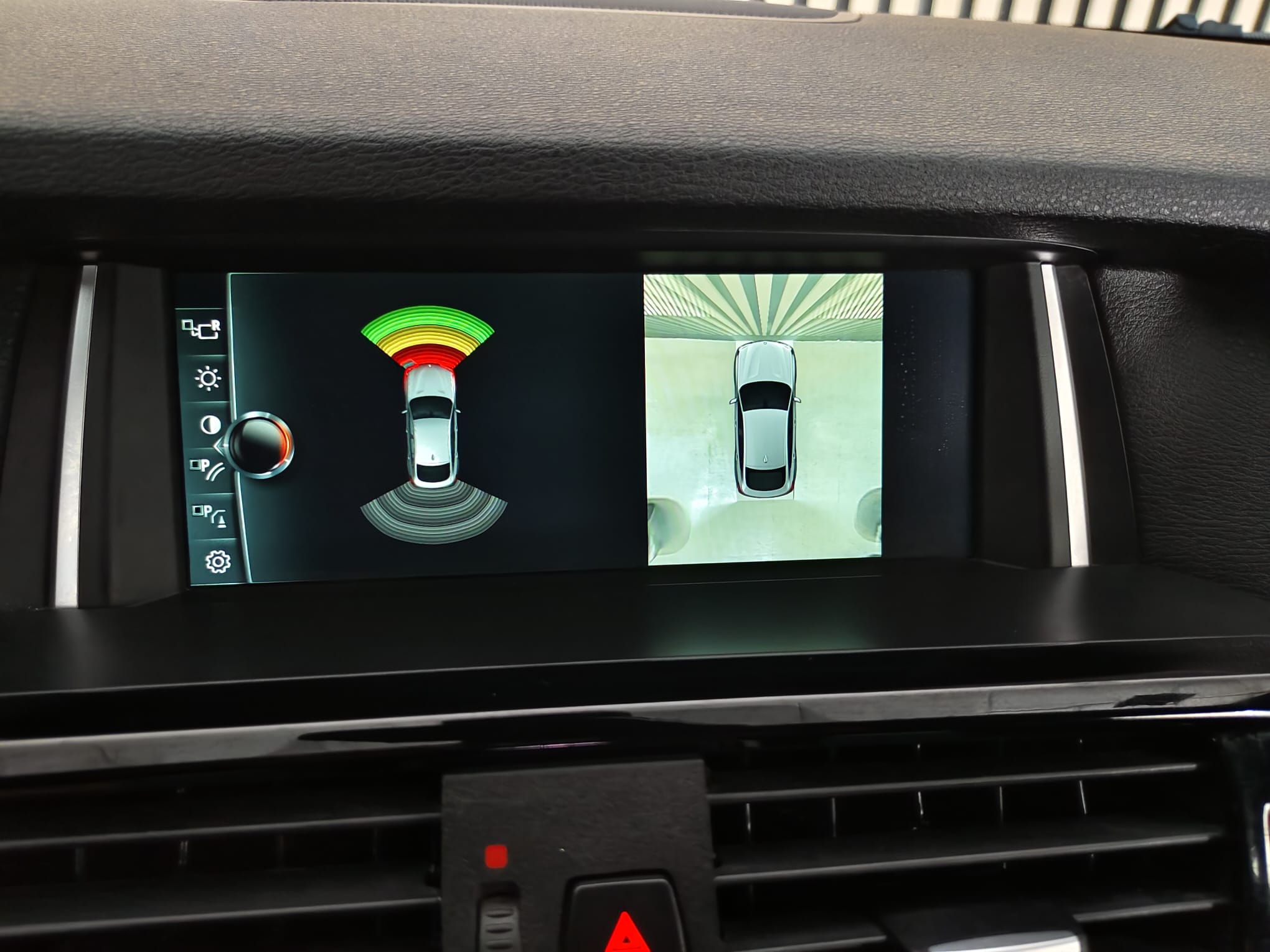 Interior BMW X4 xDrive Negro de Illescauto