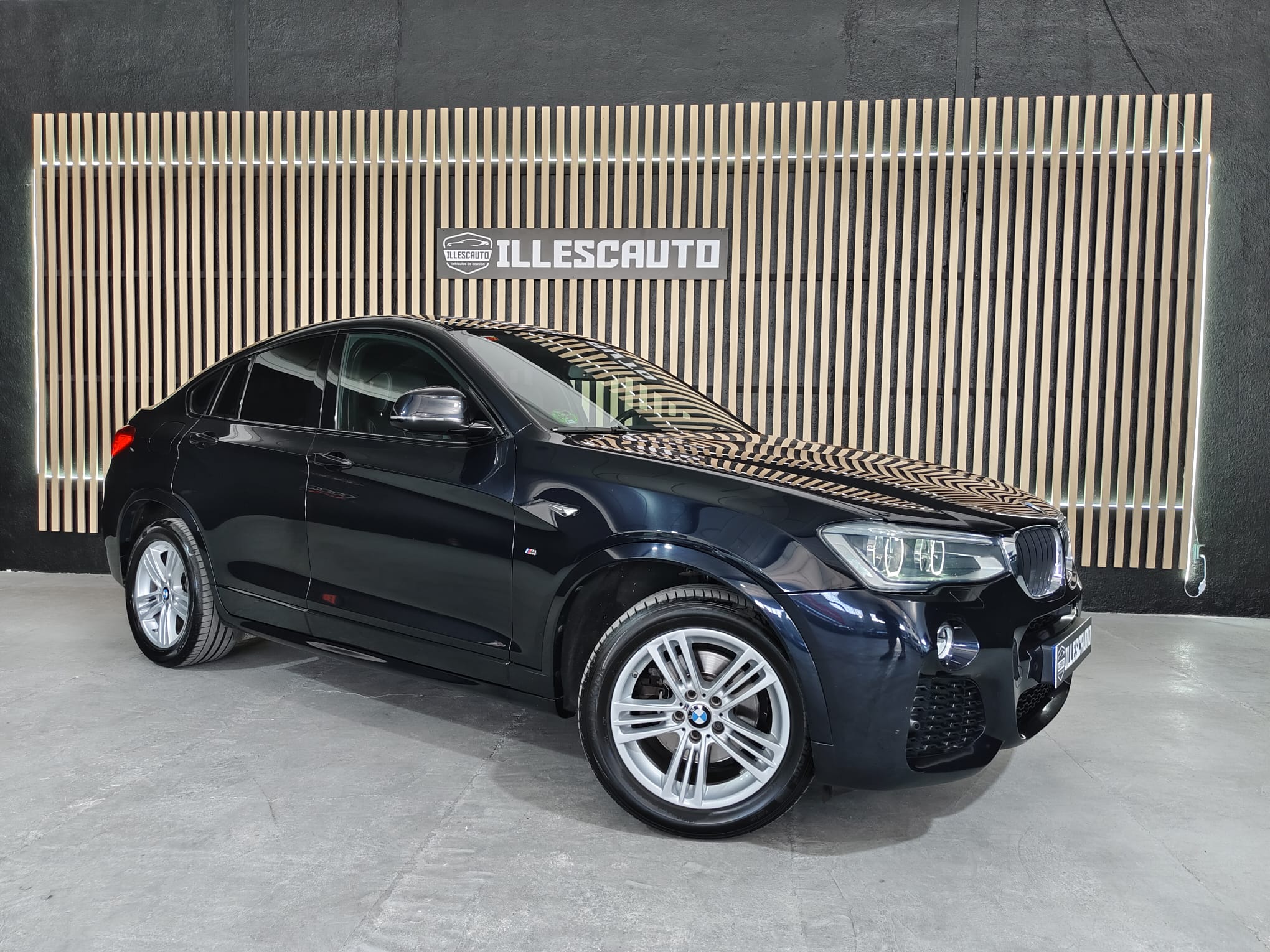 BMW X4 xDrive Negro de Illescauto