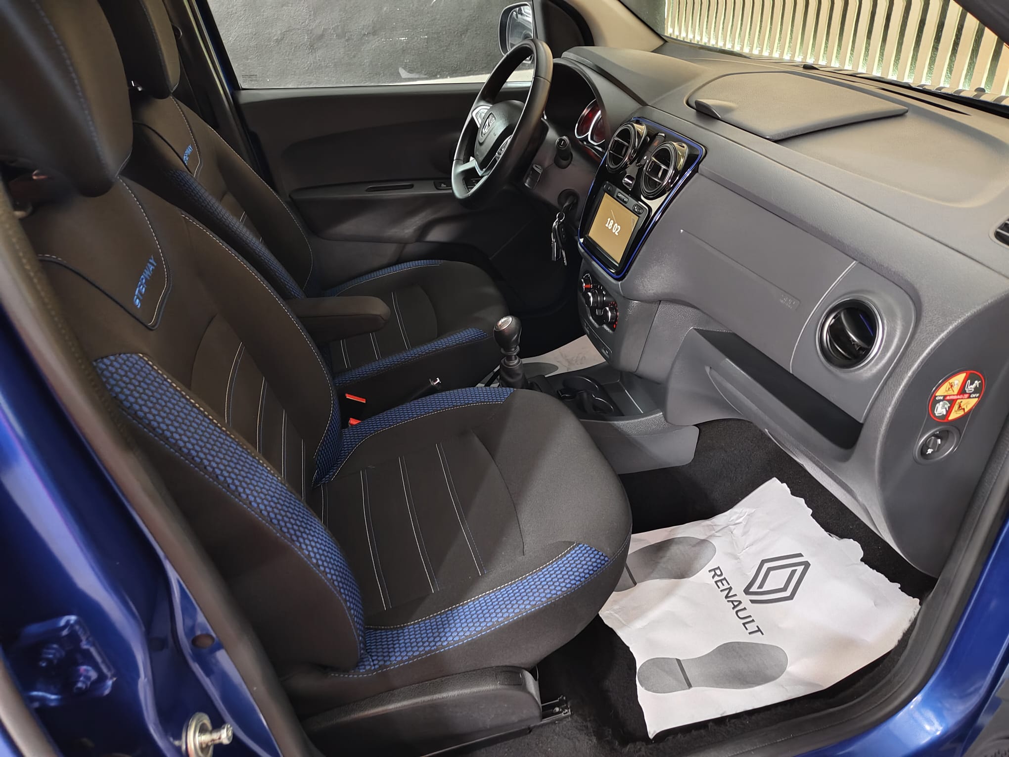 Interior Dacia Lodgy Stepway azul