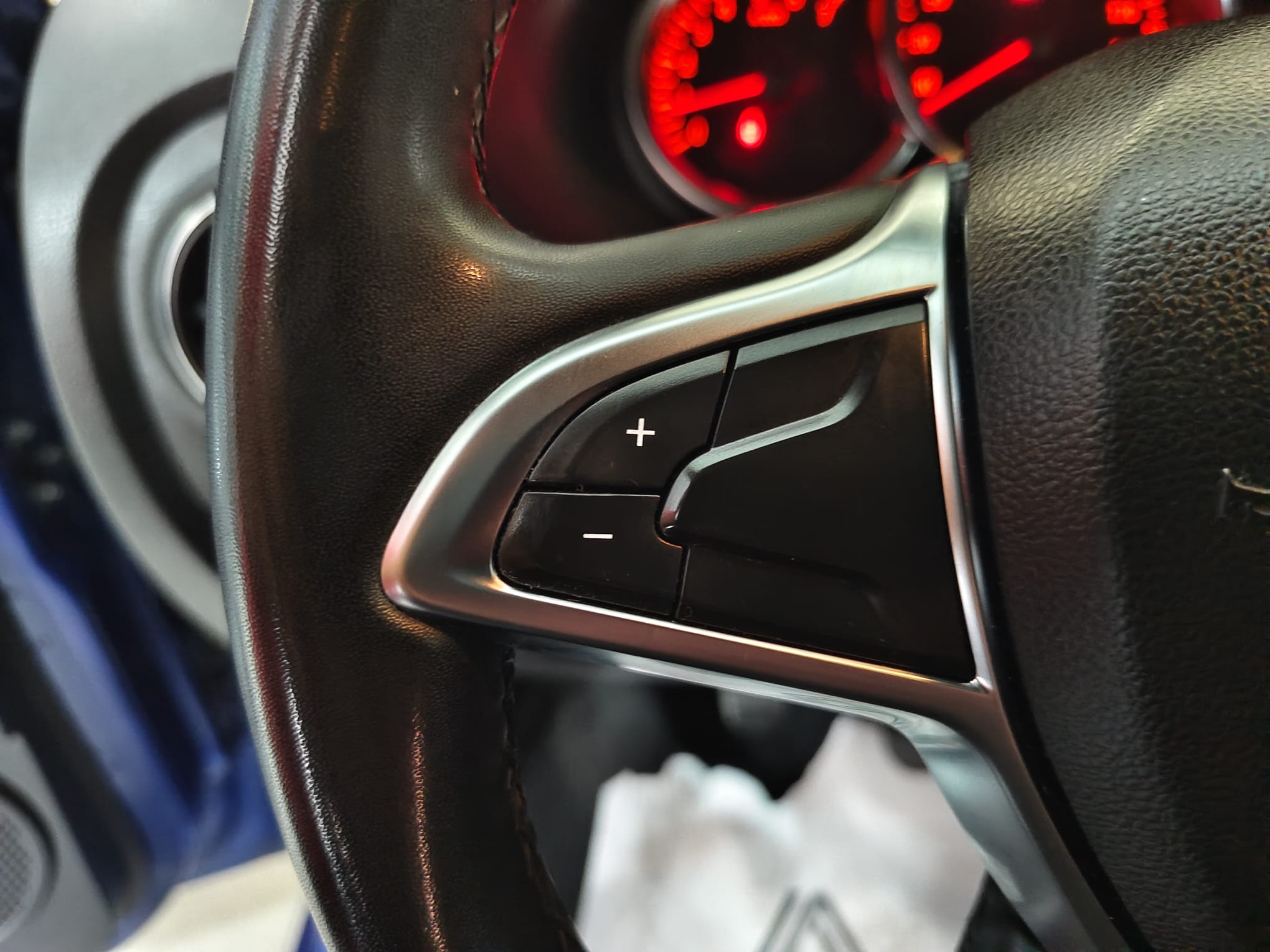 Botonera izquierda volante Dacia Lodgy Stepway azul