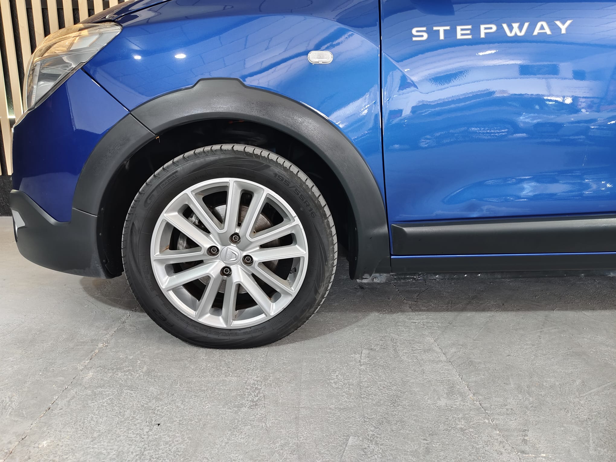 Rueda Dacia Lodgy Stepway azul