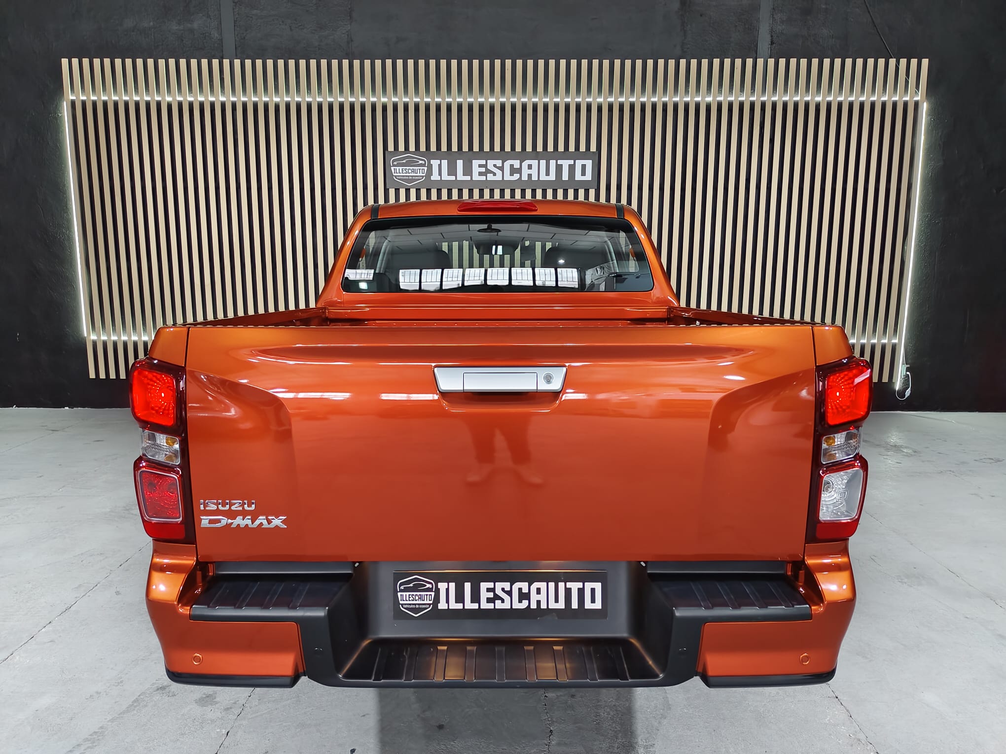 Puerta caja Isuzu DMax N60 BB naranja