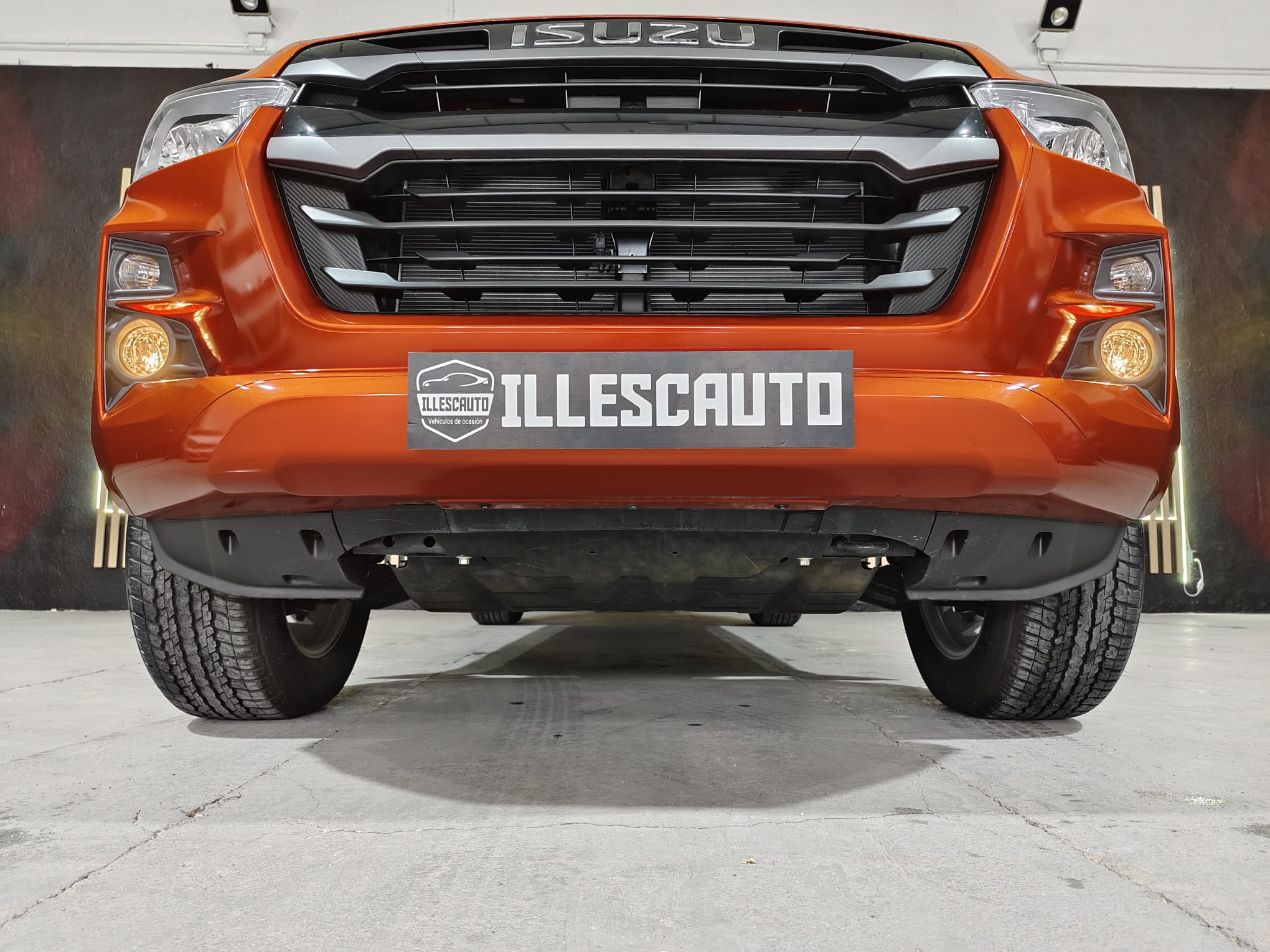 Frente Isuzu DMax N60 BB naranja