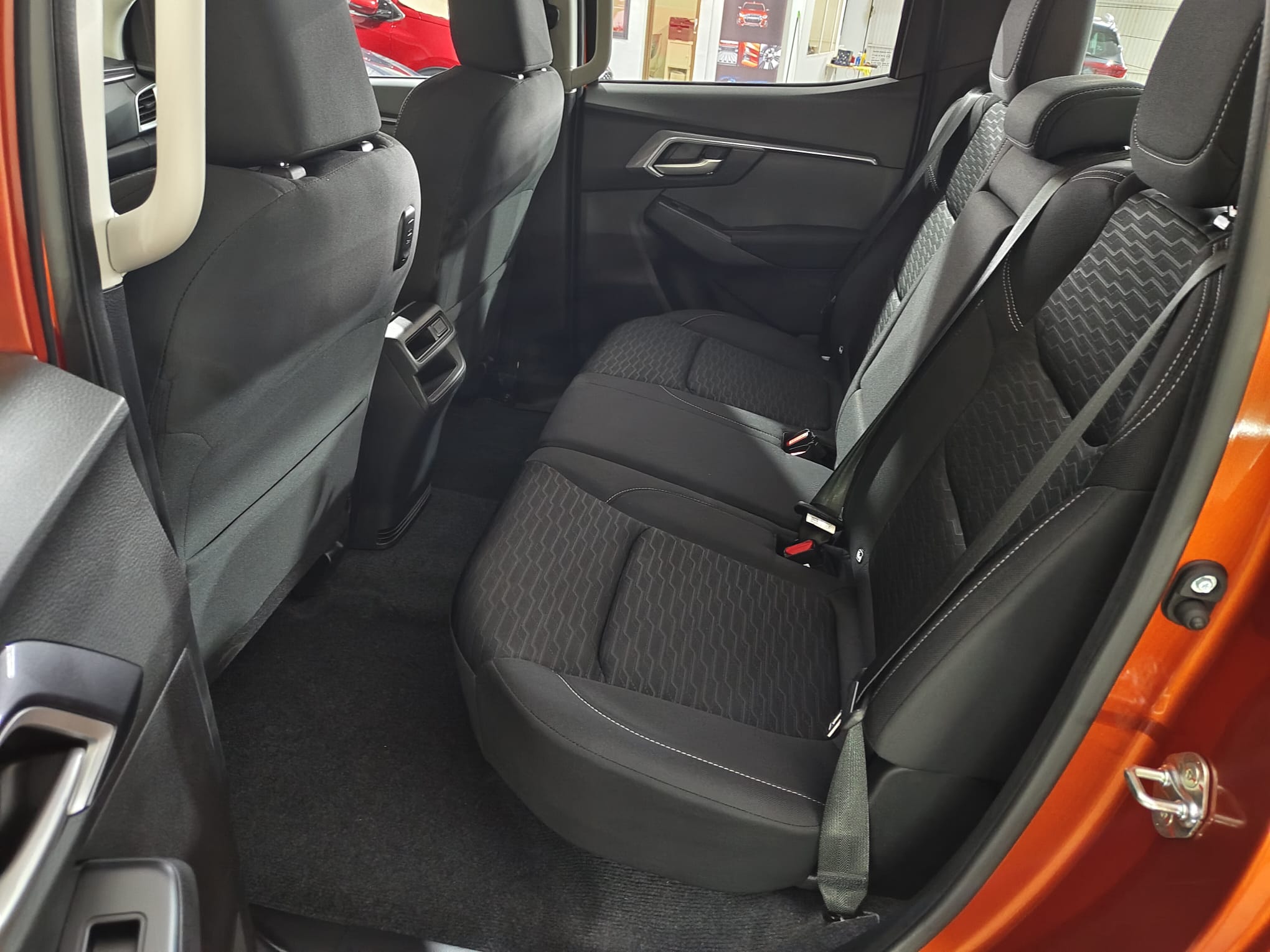 Asientos traseros Isuzu DMax N60 BB naranja