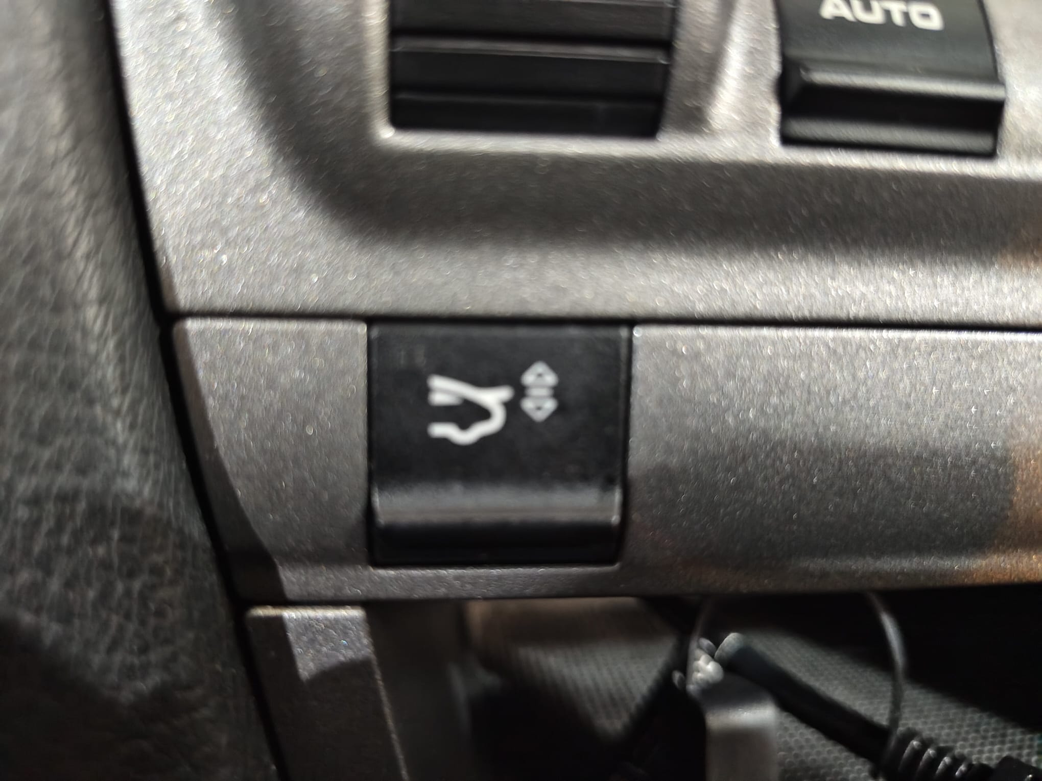 Botoón maletero Porsche Cayman 2.7 Edition 1 rojo