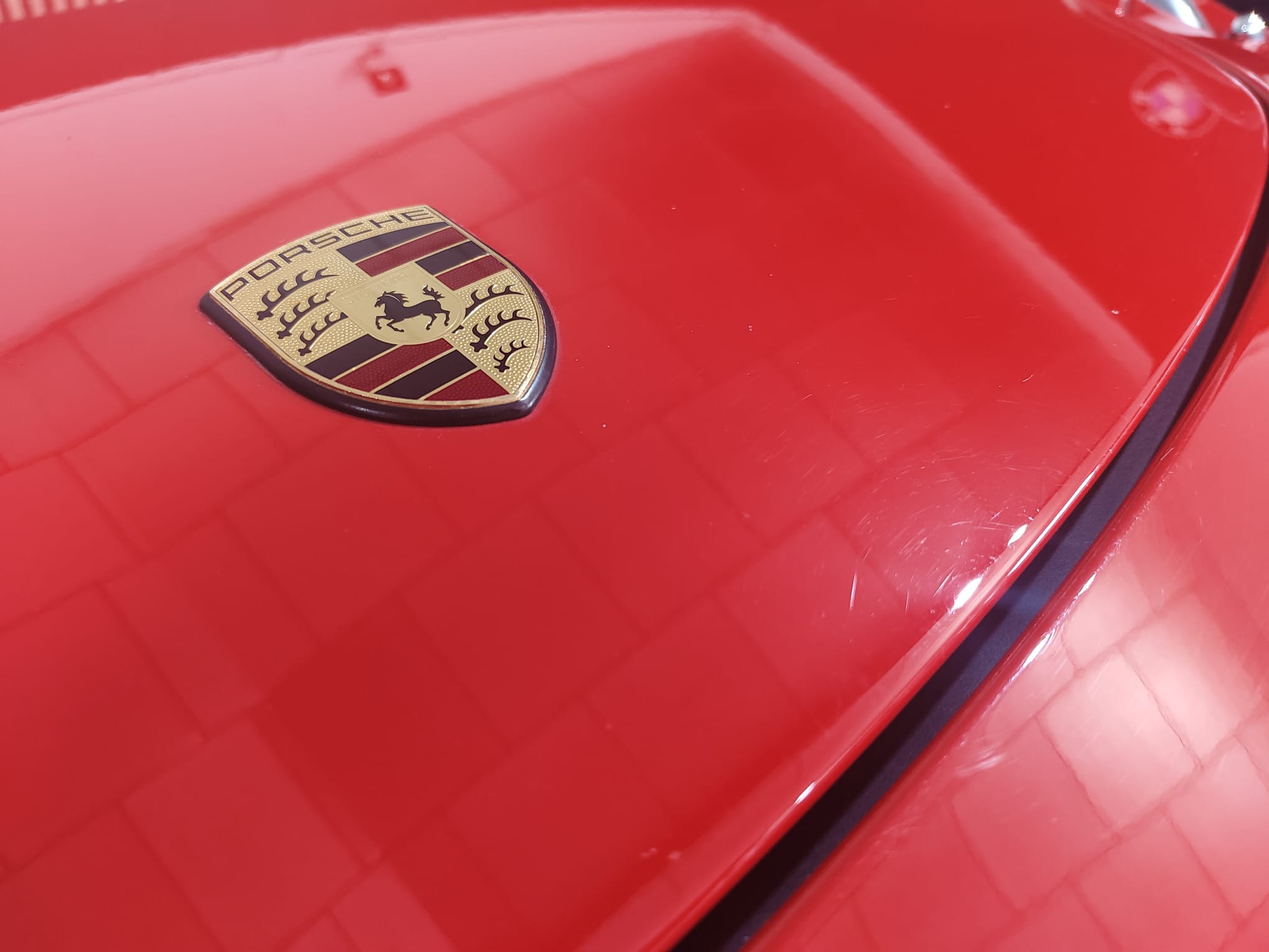 Logo Porsche Cayman 2.7 Edition 1 rojo