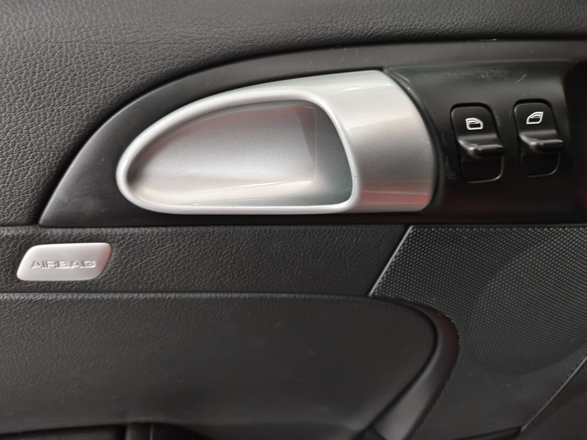 Botonera ventanillas y manija Porsche Cayman 2.7 Edition 1 rojo