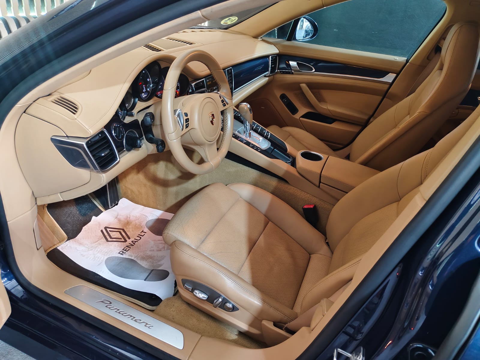 Interior Porsche Panamera 3.0 TDI Triptonic